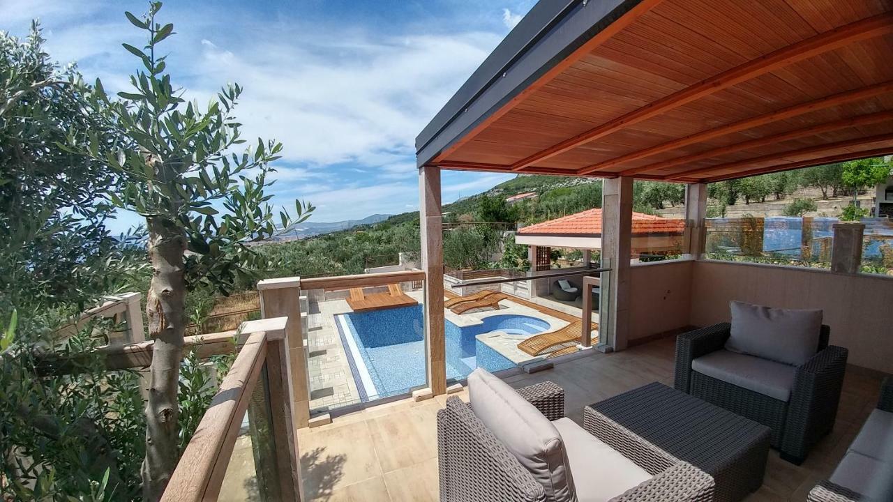 Villa Lkl, Heated Private Pool, Secluded And With A Great View Kaštela Exterior foto