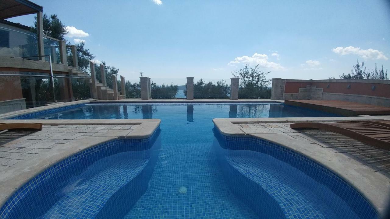 Villa Lkl, Heated Private Pool, Secluded And With A Great View Kaštela Exterior foto